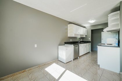 884-premier-street-lynnmour-north-vancouver-05