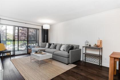 127-e-4th-street-lower-lonsdale-north-vancouver-05