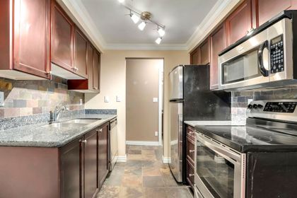 1550-barclay-street-west-end-vw-vancouver-west-04