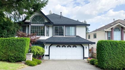 216-ravine-drive-heritage-mountain-port-moody-01