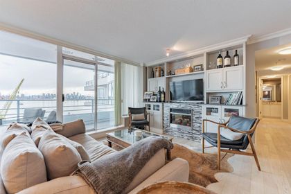 133-e-esplanade-avenue-lower-lonsdale-north-vancouver-02