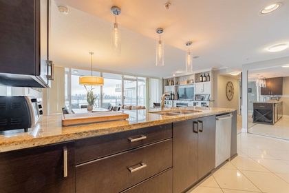 133-e-esplanade-avenue-lower-lonsdale-north-vancouver-05