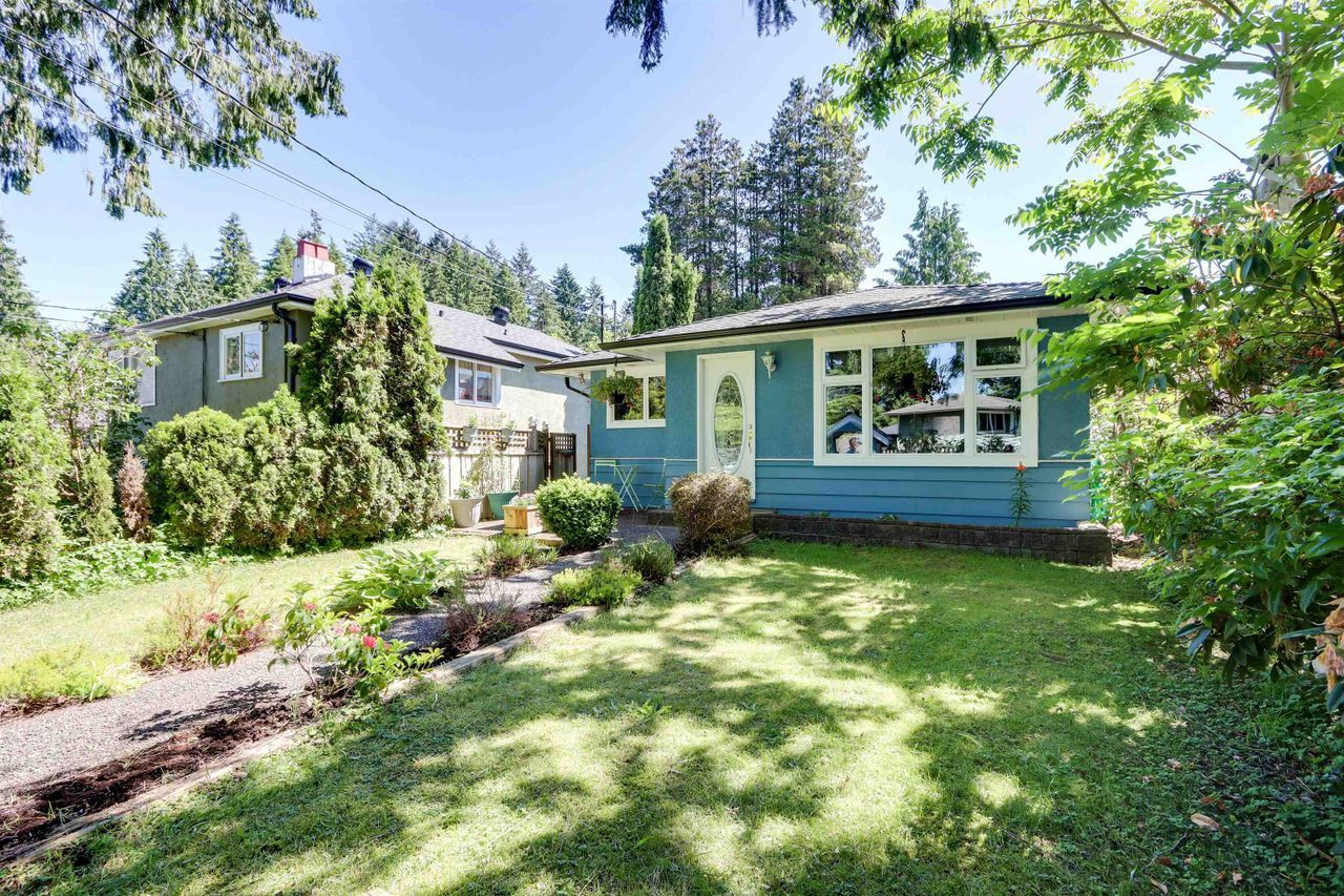1648-william-avenue-boulevard-north-vancouver-02 at 1648 William Avenue, Boulevard, North Vancouver 1648-william-avenue-boulevard-north-vancouver-02 at 1648 William Avenue, Boulevard, North Vancouver
