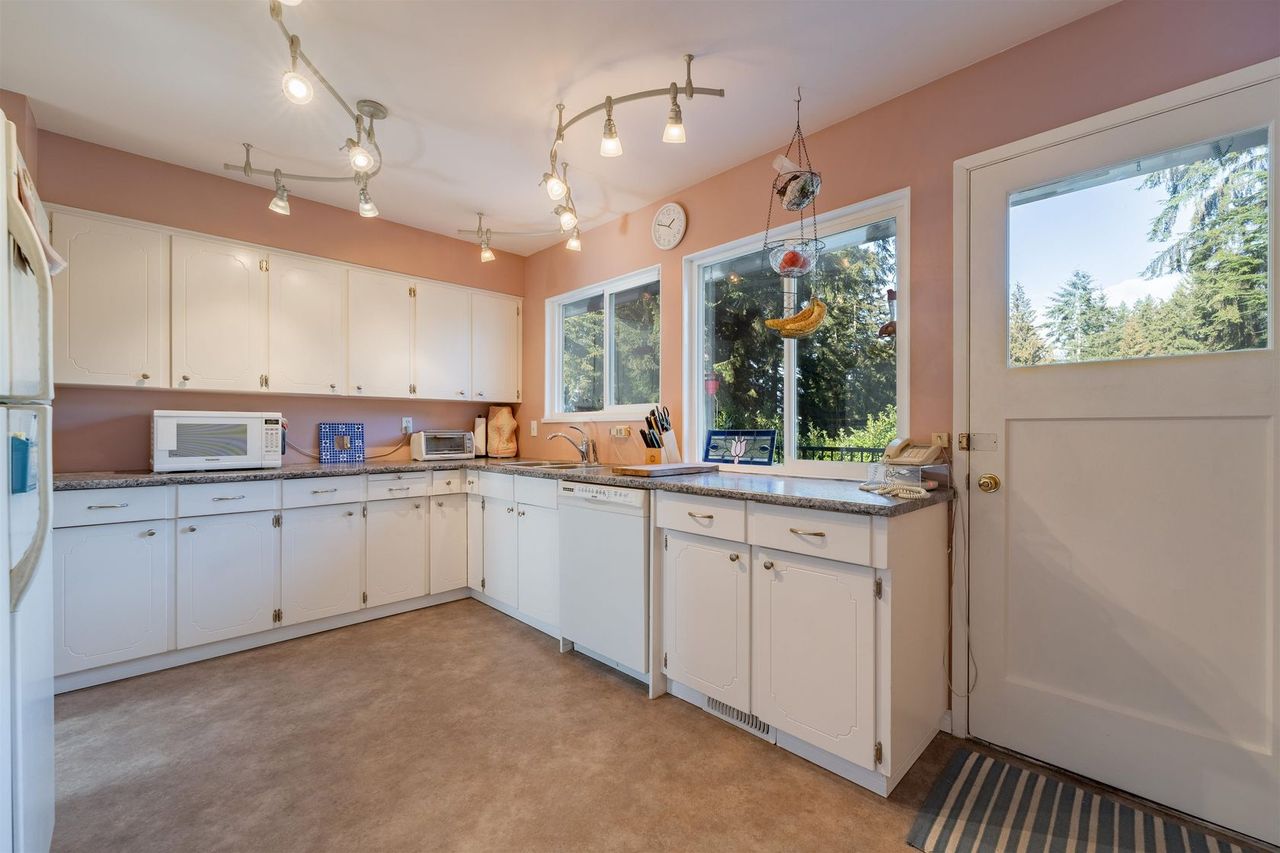 2147-anita-drive-mary-hill-port-coquitlam-07 at 2147 Anita Drive, Mary Hill, Port Coquitlam 2147-anita-drive-mary-hill-port-coquitlam-07 at 2147 Anita Drive, Mary Hill, Port Coquitlam