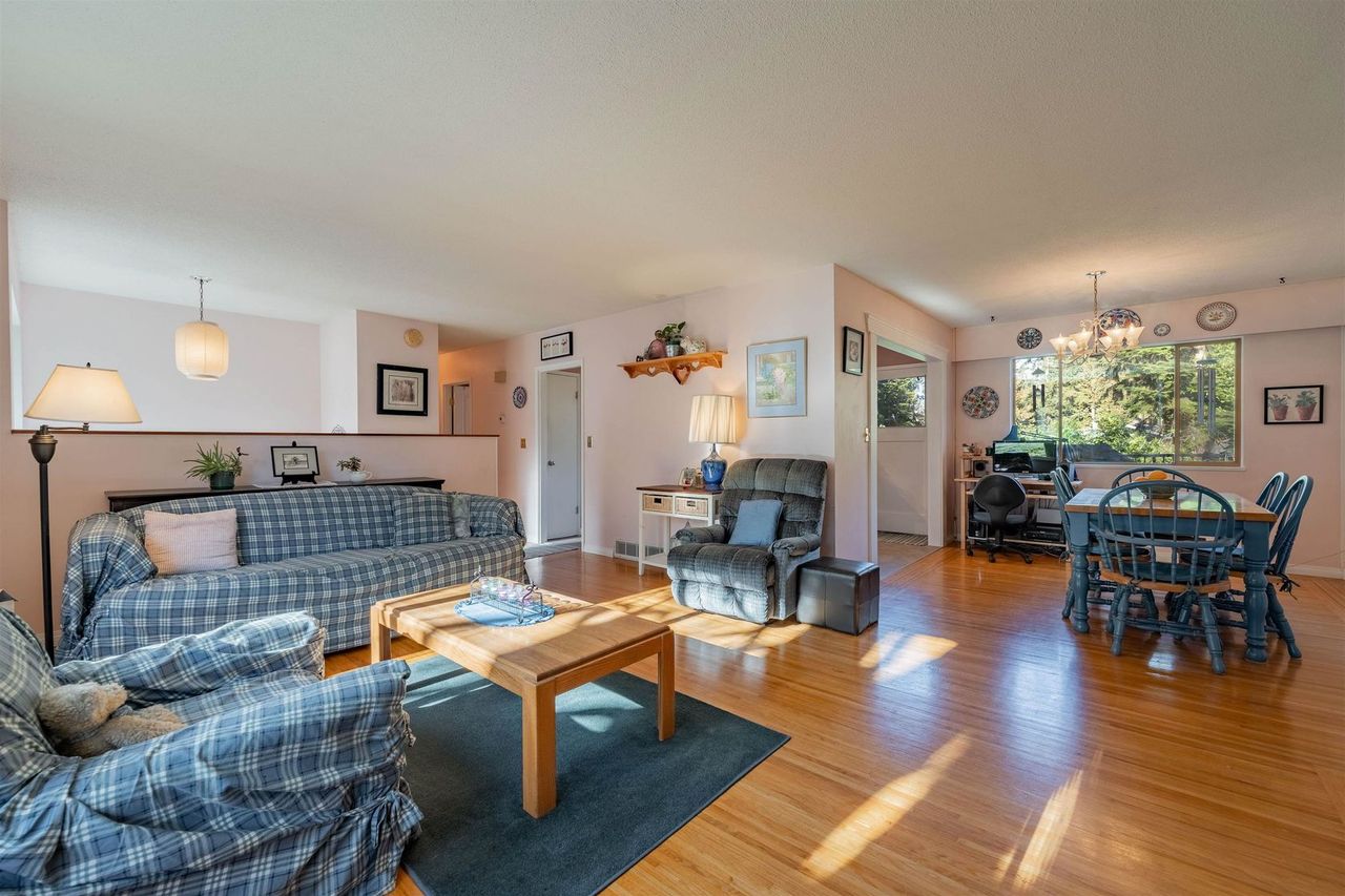 2147-anita-drive-mary-hill-port-coquitlam-14 at 2147 Anita Drive, Mary Hill, Port Coquitlam 2147-anita-drive-mary-hill-port-coquitlam-14 at 2147 Anita Drive, Mary Hill, Port Coquitlam