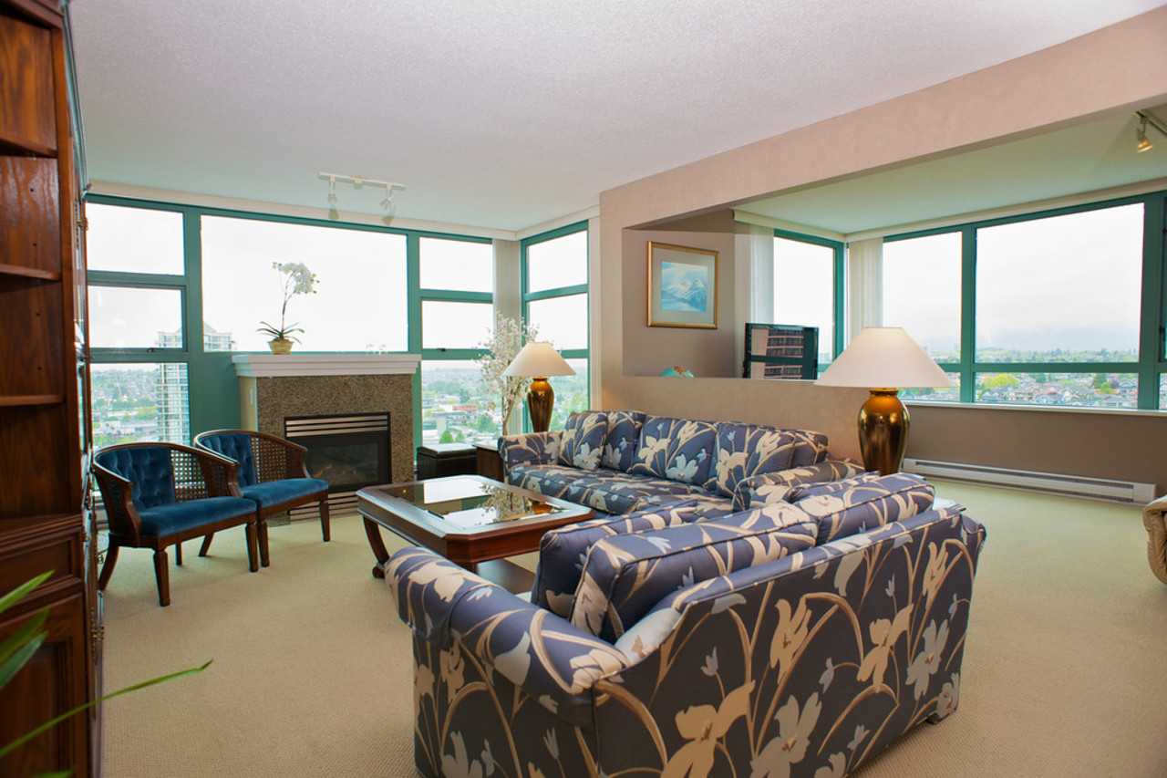 2201 - 4388 Buchanan St