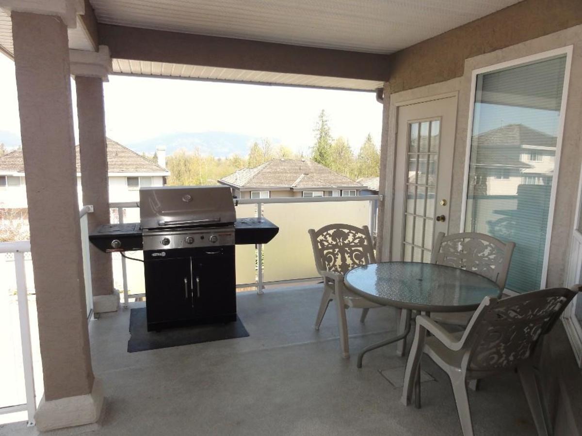 10 at 17077 104TH AVE 10 at 17077 104TH AVE