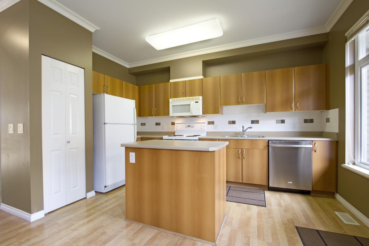 6 at #44 - 50 Panorama Pl, Port Moody 6 at #44 - 50 Panorama Pl, Port Moody