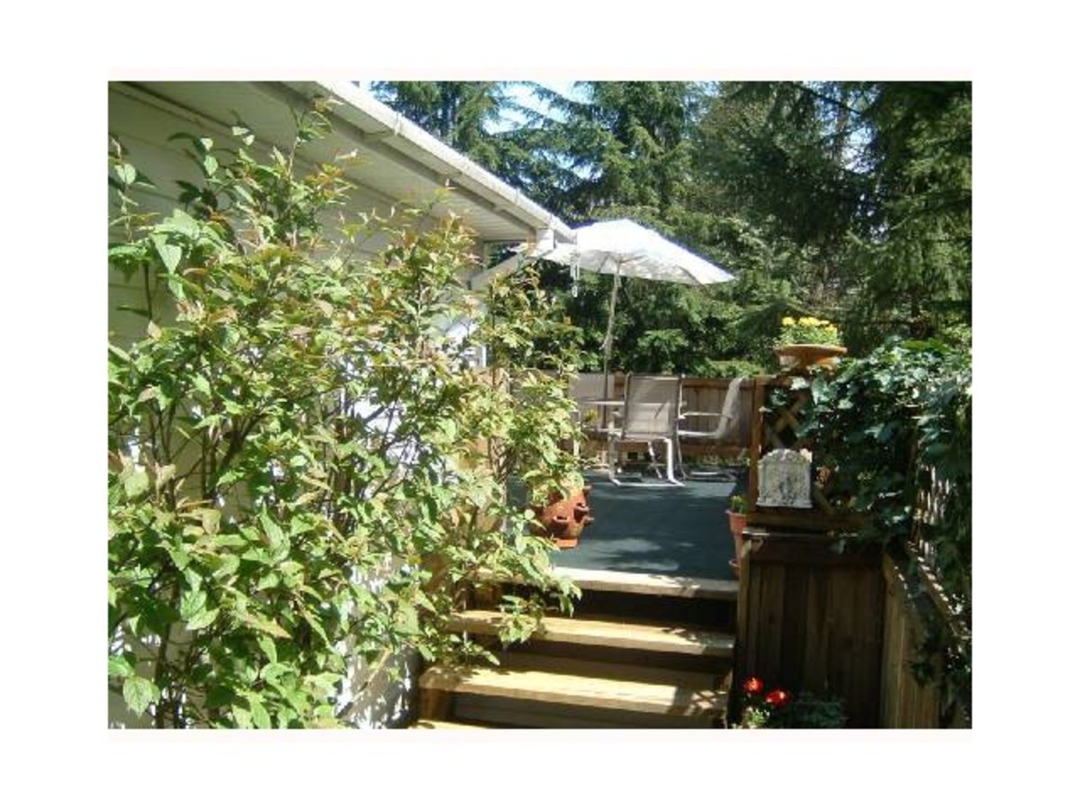 3 at 1720 Deep Cove Rd, Deep Cove, North Vancouver 3 at 1720 Deep Cove Rd, Deep Cove, North Vancouver