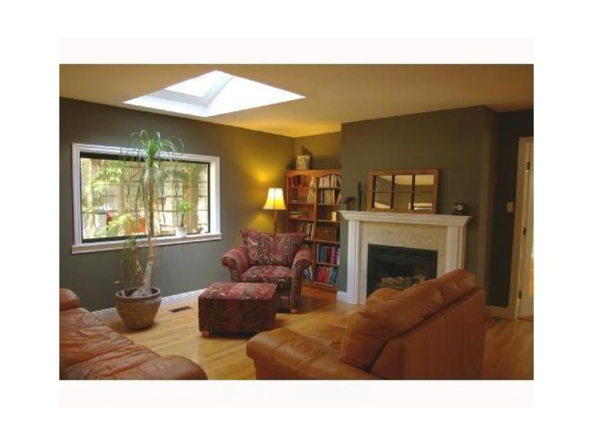 4 at 1720 Deep Cove Rd, Deep Cove, North Vancouver 4 at 1720 Deep Cove Rd, Deep Cove, North Vancouver
