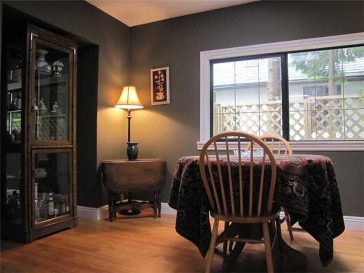 6 at 1720 Deep Cove Rd, Deep Cove, North Vancouver 6 at 1720 Deep Cove Rd, Deep Cove, North Vancouver