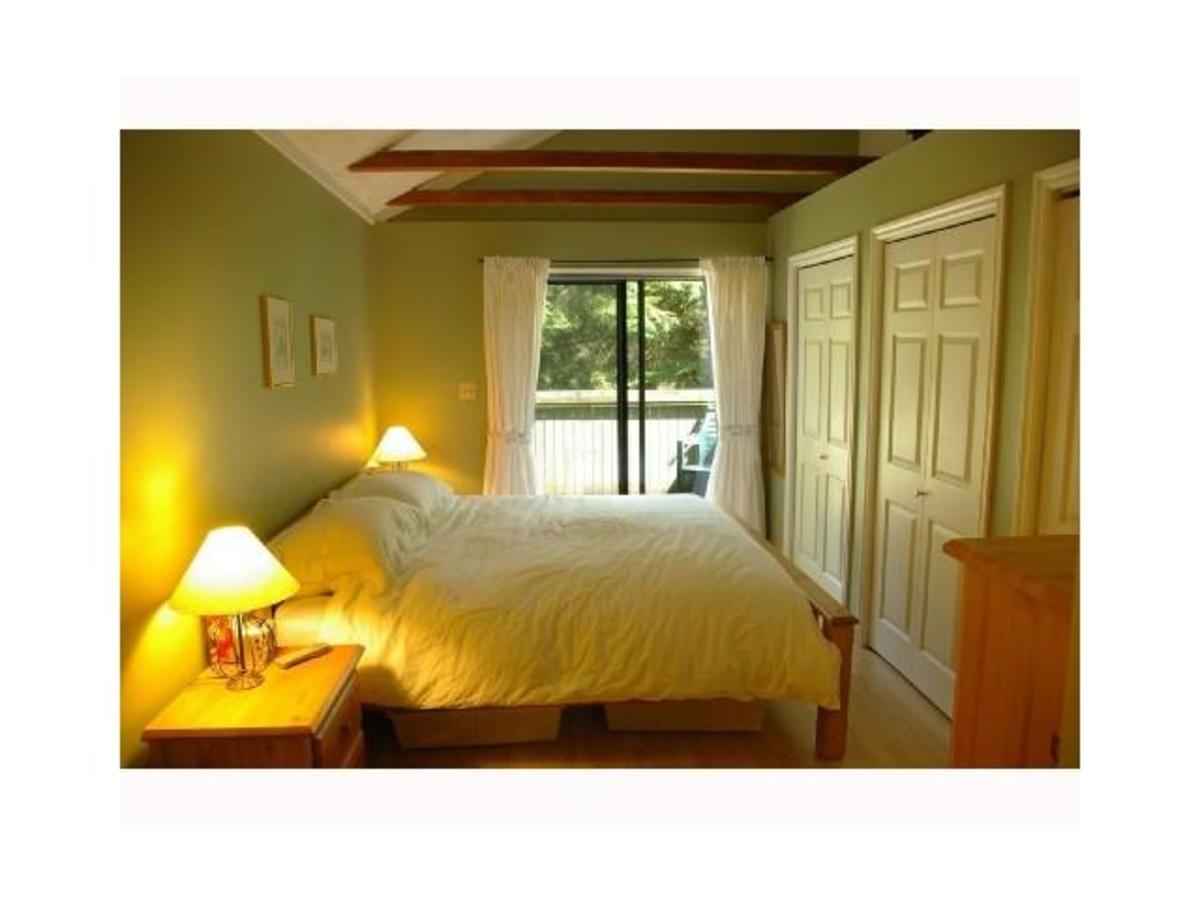 8 at 1720 Deep Cove Rd, Deep Cove, North Vancouver 8 at 1720 Deep Cove Rd, Deep Cove, North Vancouver
