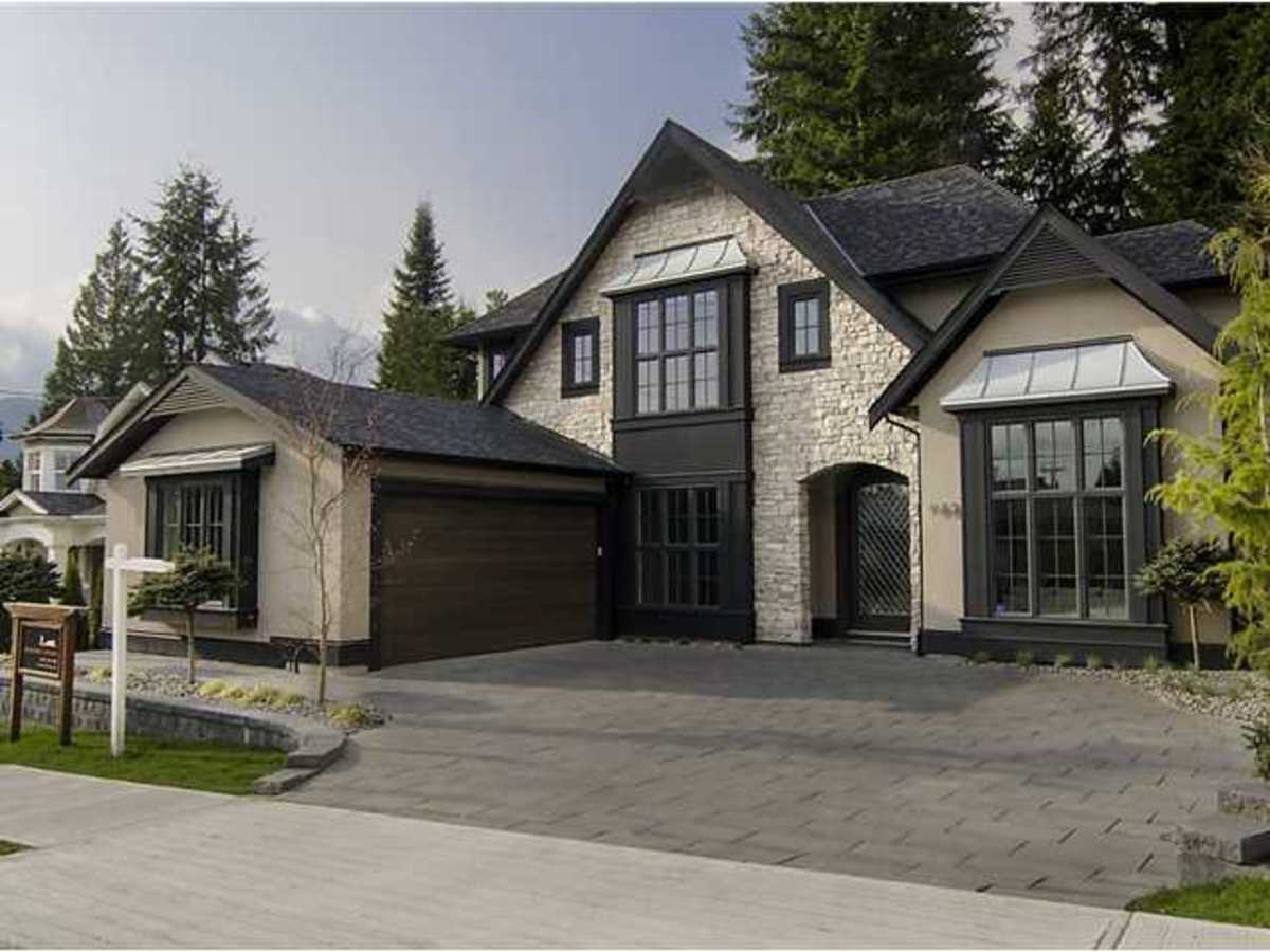 932 Handsworth Rd, Canyon Heights, North Vancouver