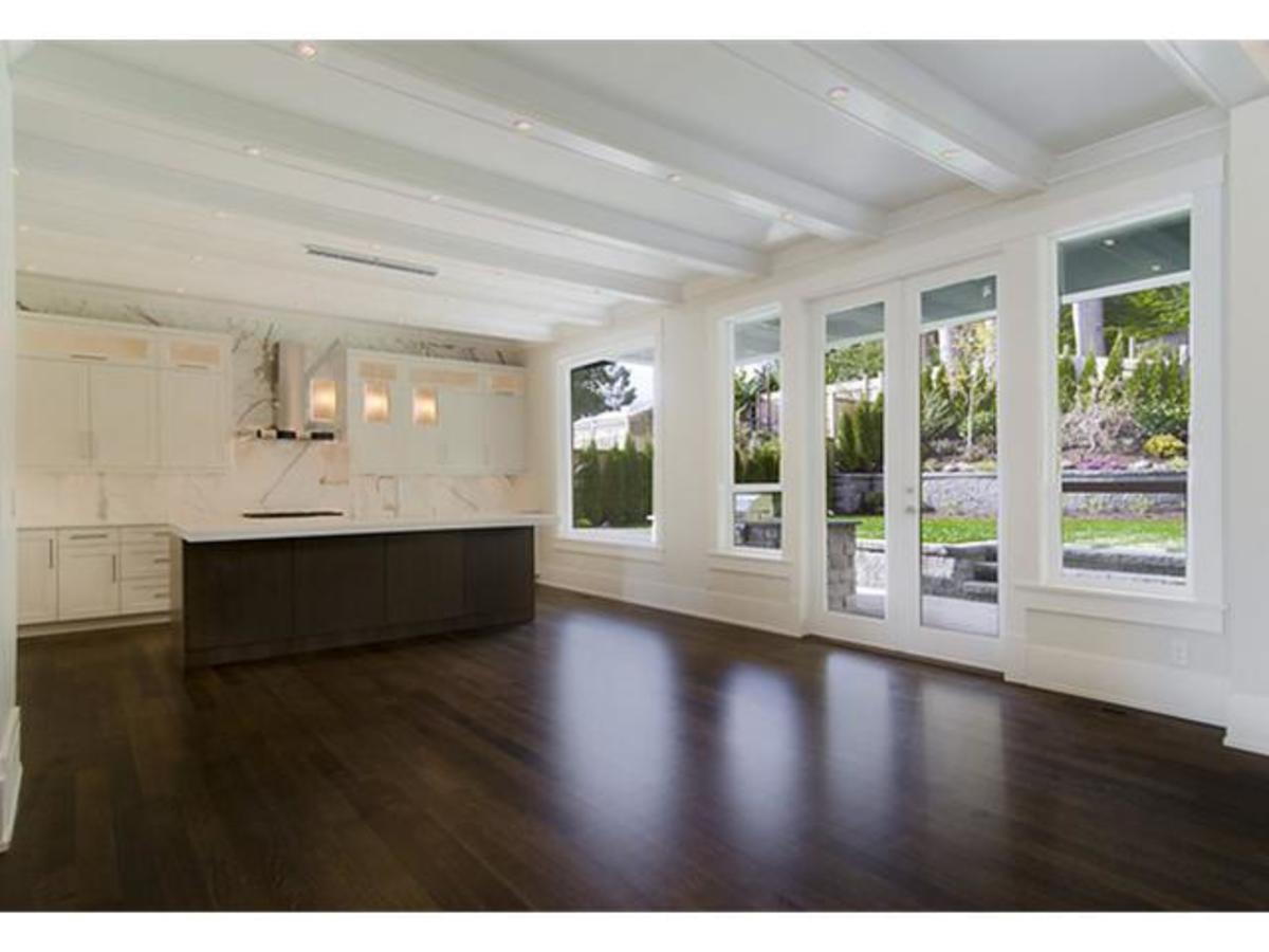8 at 932 Handsworth Rd, Canyon Heights, North Vancouver 8 at 932 Handsworth Rd, Canyon Heights, North Vancouver