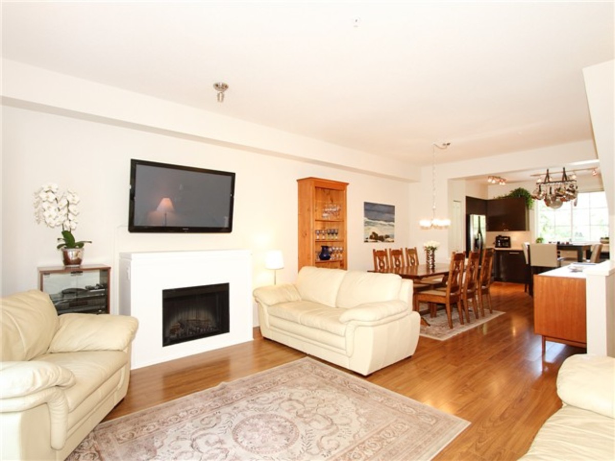 3 at 50 - 550 Browning Pl, Seymour, North Vancouver 3 at 50 - 550 Browning Pl, Seymour, North Vancouver