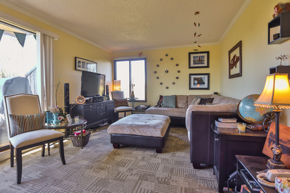 Living Room-0