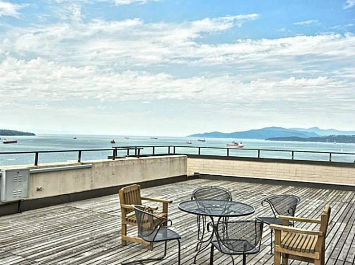 10 at 203 - 2055 Pendrell St 10 at 203 - 2055 Pendrell St