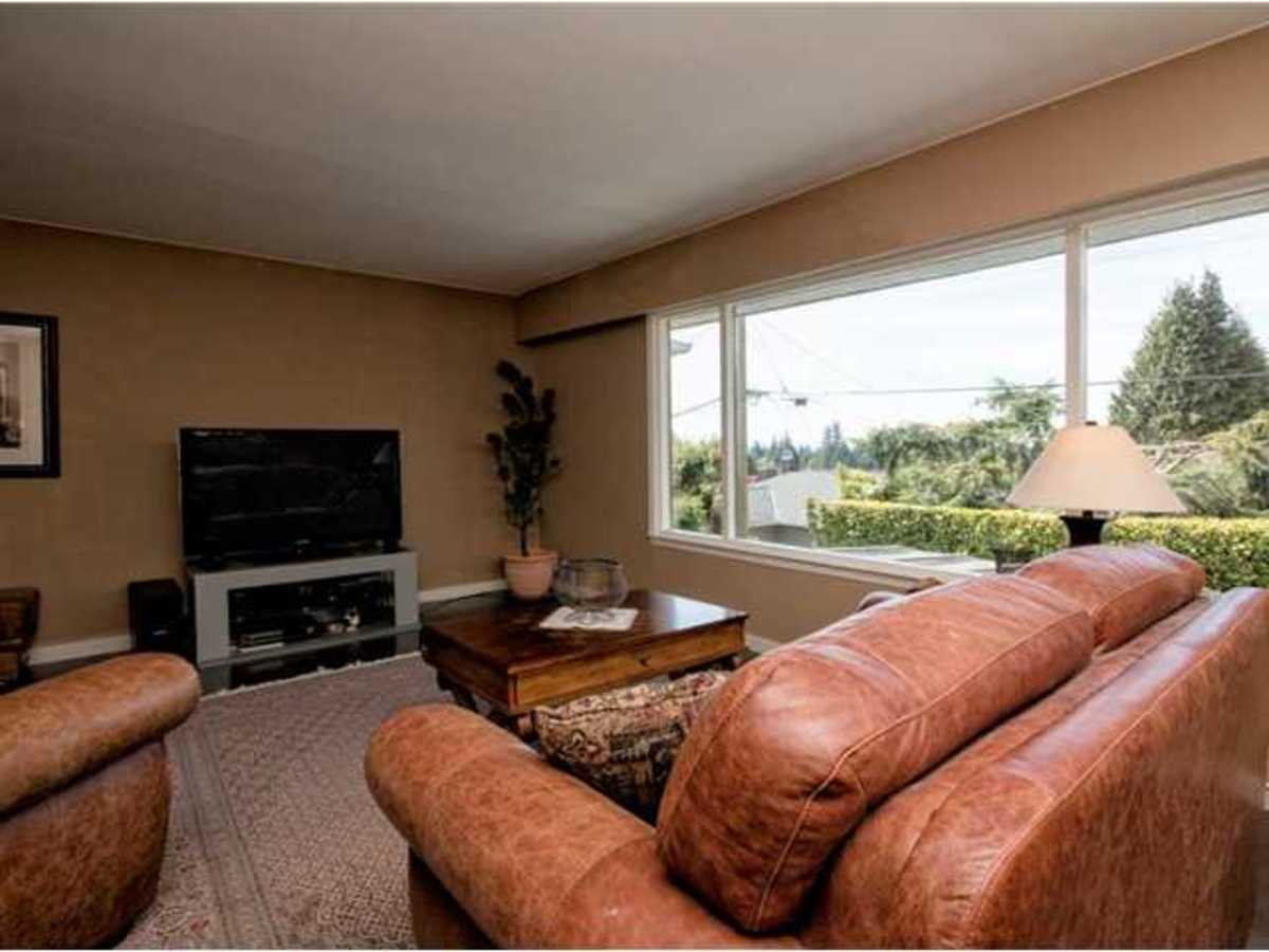 3 at 4495 Ruskin Place, Canyon Heights, North Vancouver 3 at 4495 Ruskin Place, Canyon Heights, North Vancouver