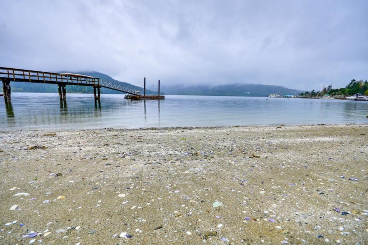 4497 Stonehaven Av_25 at 4497  Ave, Deep Cove, North Vancouver 4497 Stonehaven Av_25 at 4497  Ave, Deep Cove, North Vancouver