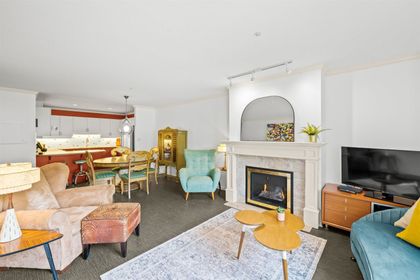 4390-gallant-avenue-deep-cove-north-vancouver-03