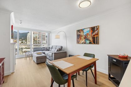108-e-14th-street-central-lonsdale-north-vancouver-03