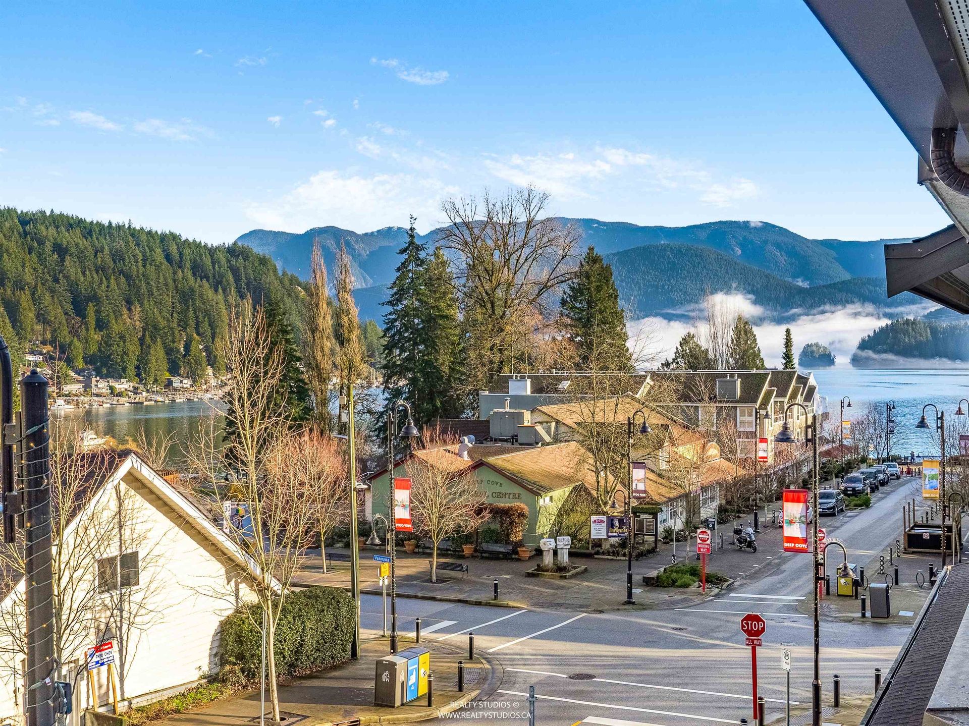203 - 4323 Gallant Avenue, Deep Cove, North Vancouver