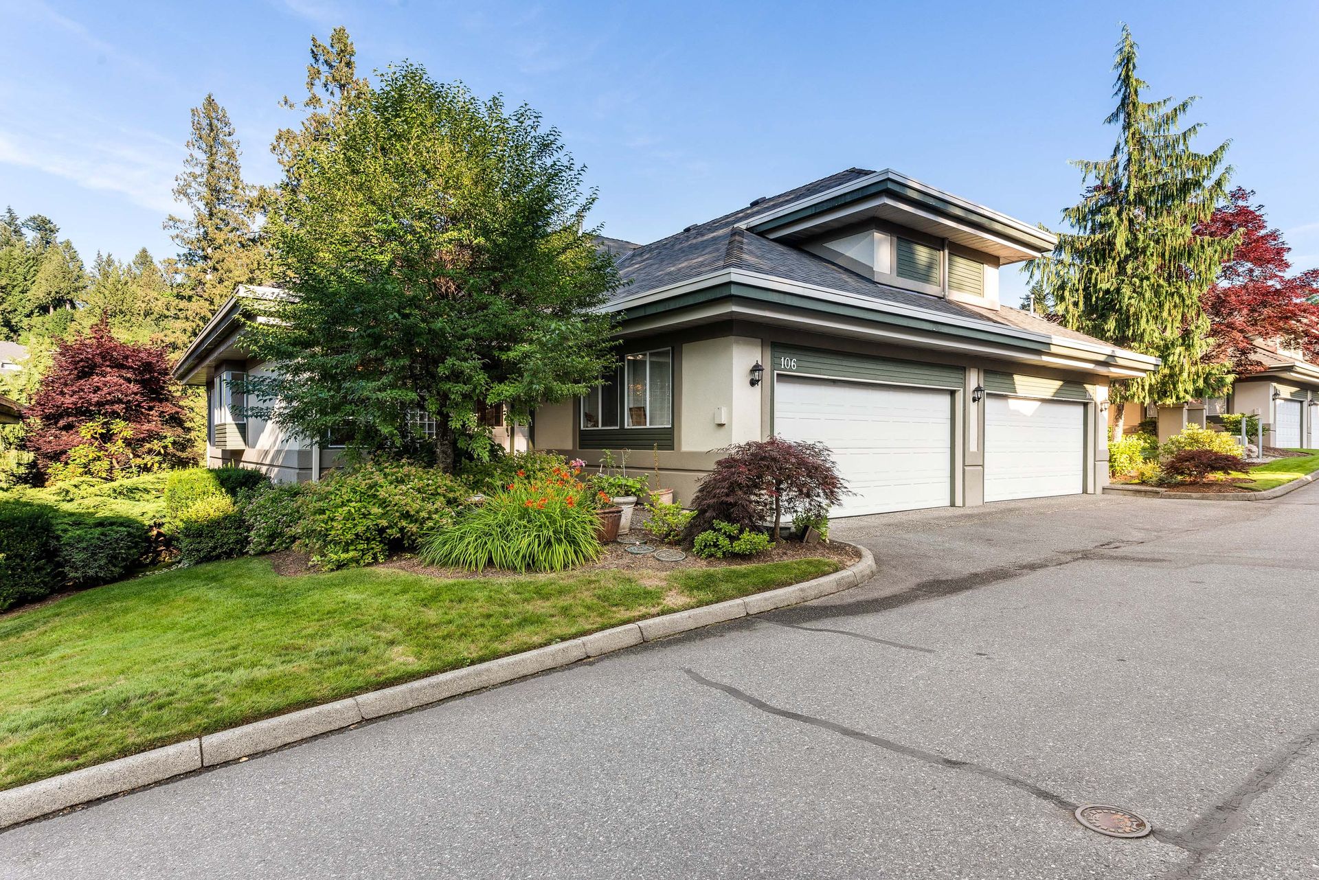 106 - 4001 Old Clayburn, Abbotsford East, Abbotsford photo number 1 106 - 4001 Old Clayburn, Abbotsford East, Abbotsford photo number 1