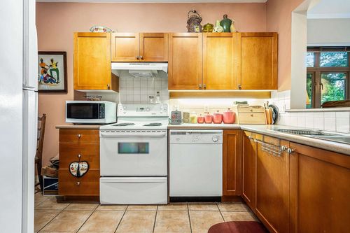 15-sixth-avenue-glenbrooke-north-new-westminster-06 at 241 - 15 Sixth Avenue, GlenBrooke North, New Westminster 15-sixth-avenue-glenbrooke-north-new-westminster-06 at 241 - 15 Sixth Avenue, GlenBrooke North, New Westminster