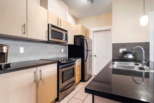  at 402 - 33546 Holland Avenue, Central Abbotsford, Abbotsford