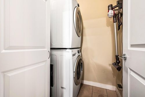 at 402 - 33546 Holland Avenue, Central Abbotsford, Abbotsford  at 402 - 33546 Holland Avenue, Central Abbotsford, Abbotsford