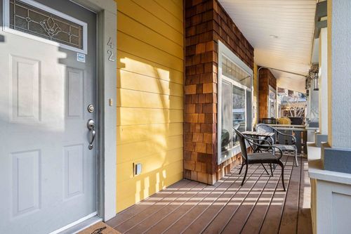  at 42 - 5960 Cowichan Street, Garrison Crossing, Sardis