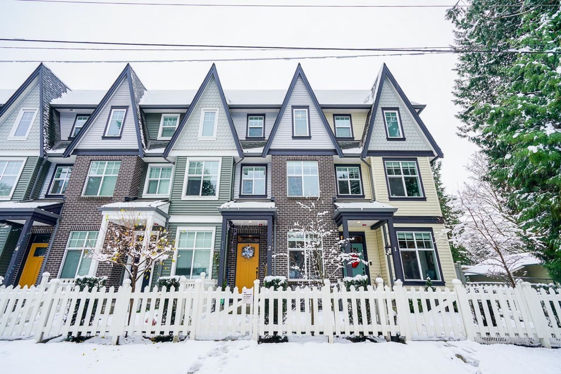 2 - 33460 Lynn Avenue, Central Abbotsford, Abbotsford photo number 1 2 - 33460 Lynn Avenue, Central Abbotsford, Abbotsford photo number 1