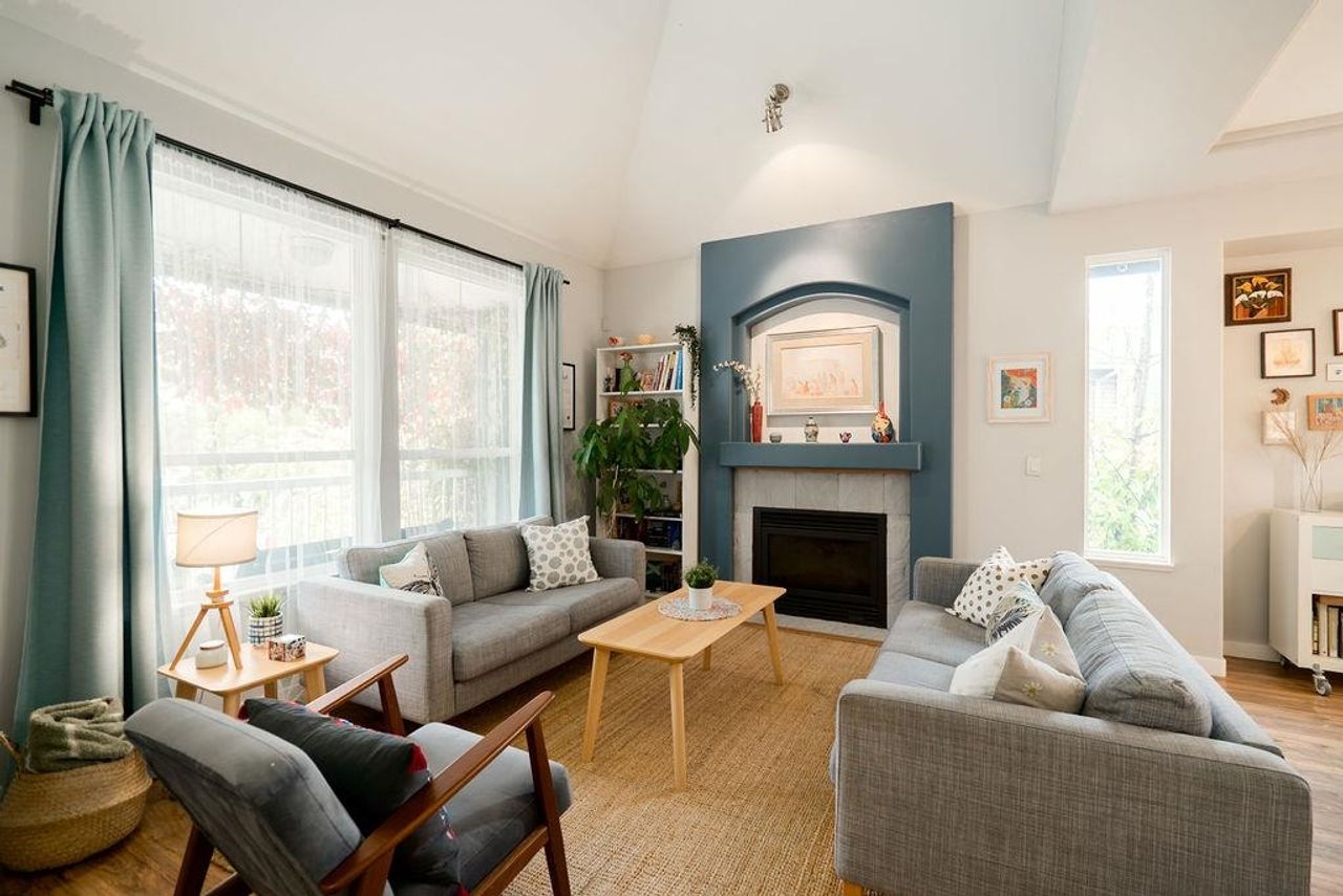 23801 Kanaka Way, Cottonwood MR, Maple Ridge 