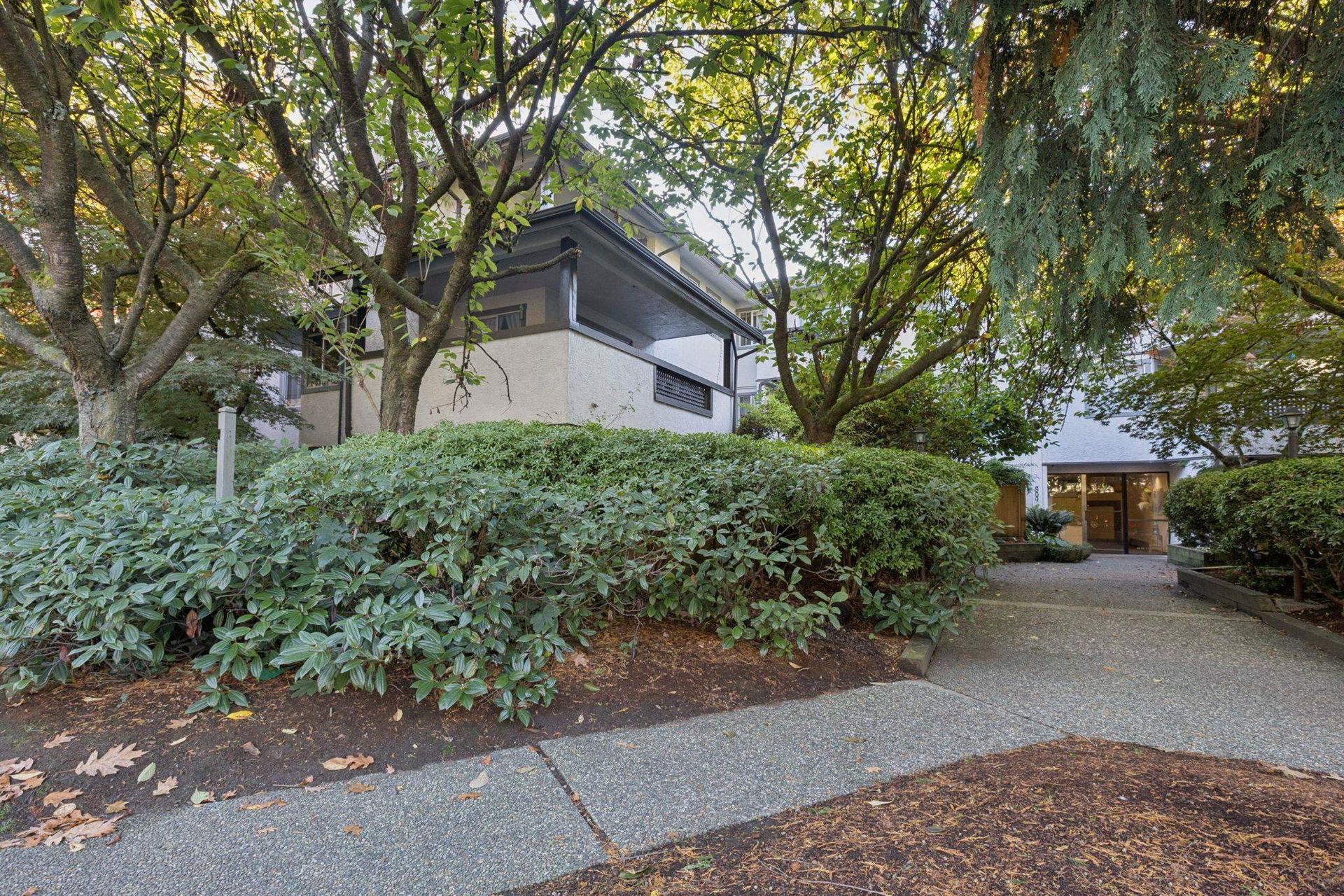 809-w-16th-street-mosquito-creek-north-vancouver-20 at 107 - 809 W 16th Street, Mosquito Creek, North Vancouver