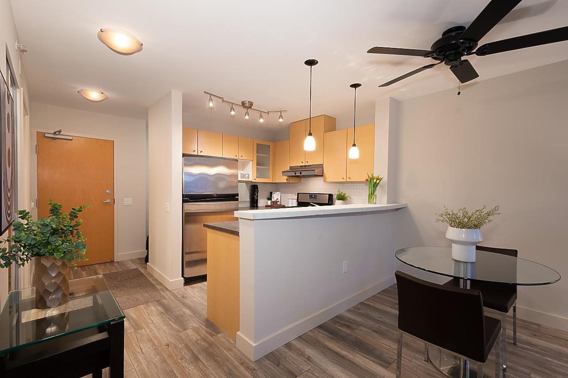 124-w-1st-street-lower-lonsdale-north-vancouver-08 at 404 - 124 W 1st Street, Lower Lonsdale, North Vancouver