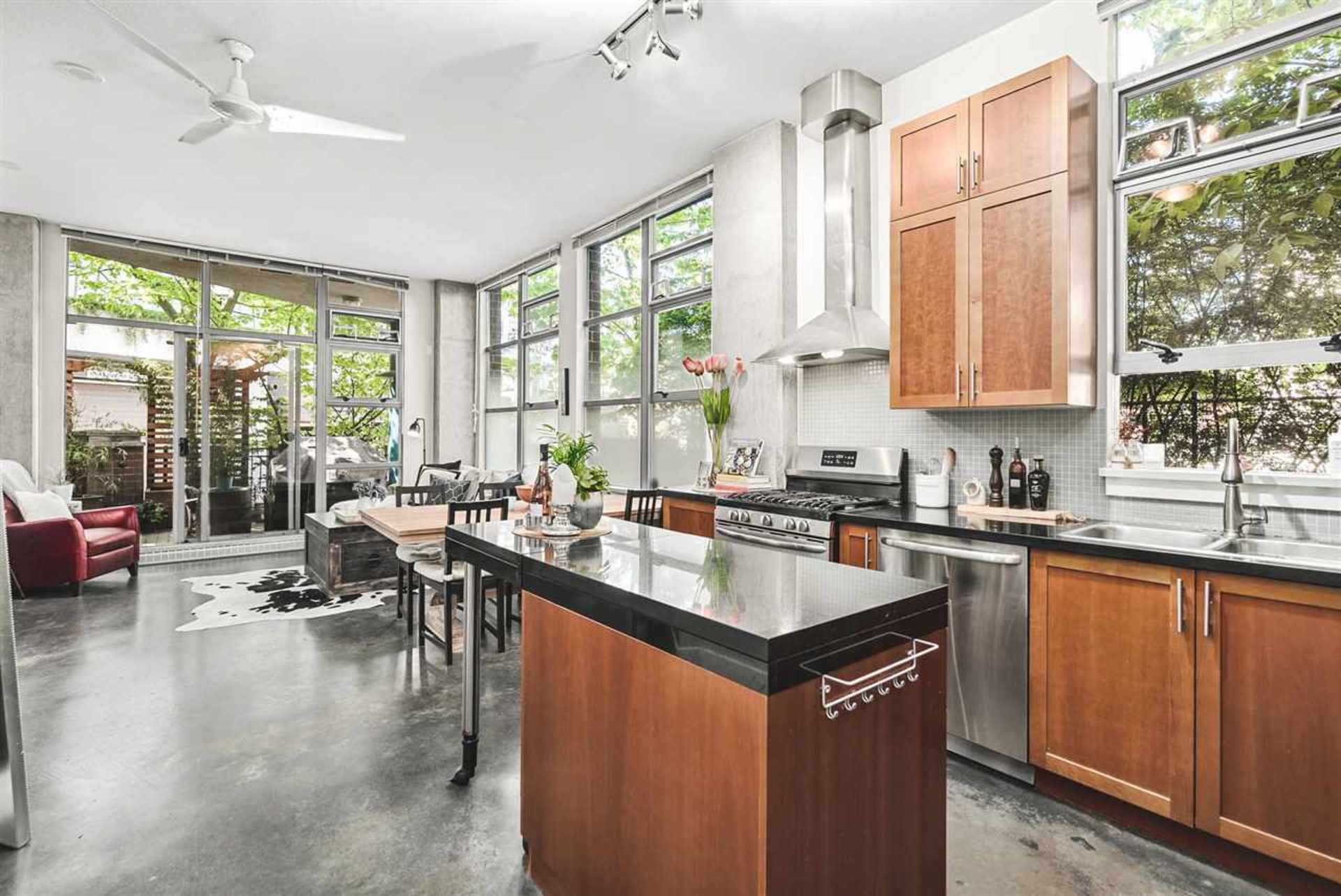 2635-prince-edward-street-mount-pleasant-ve-vancouver-east-05 at 113 - 2635 Prince Edward Street, Mount Pleasant VE, Vancouver East