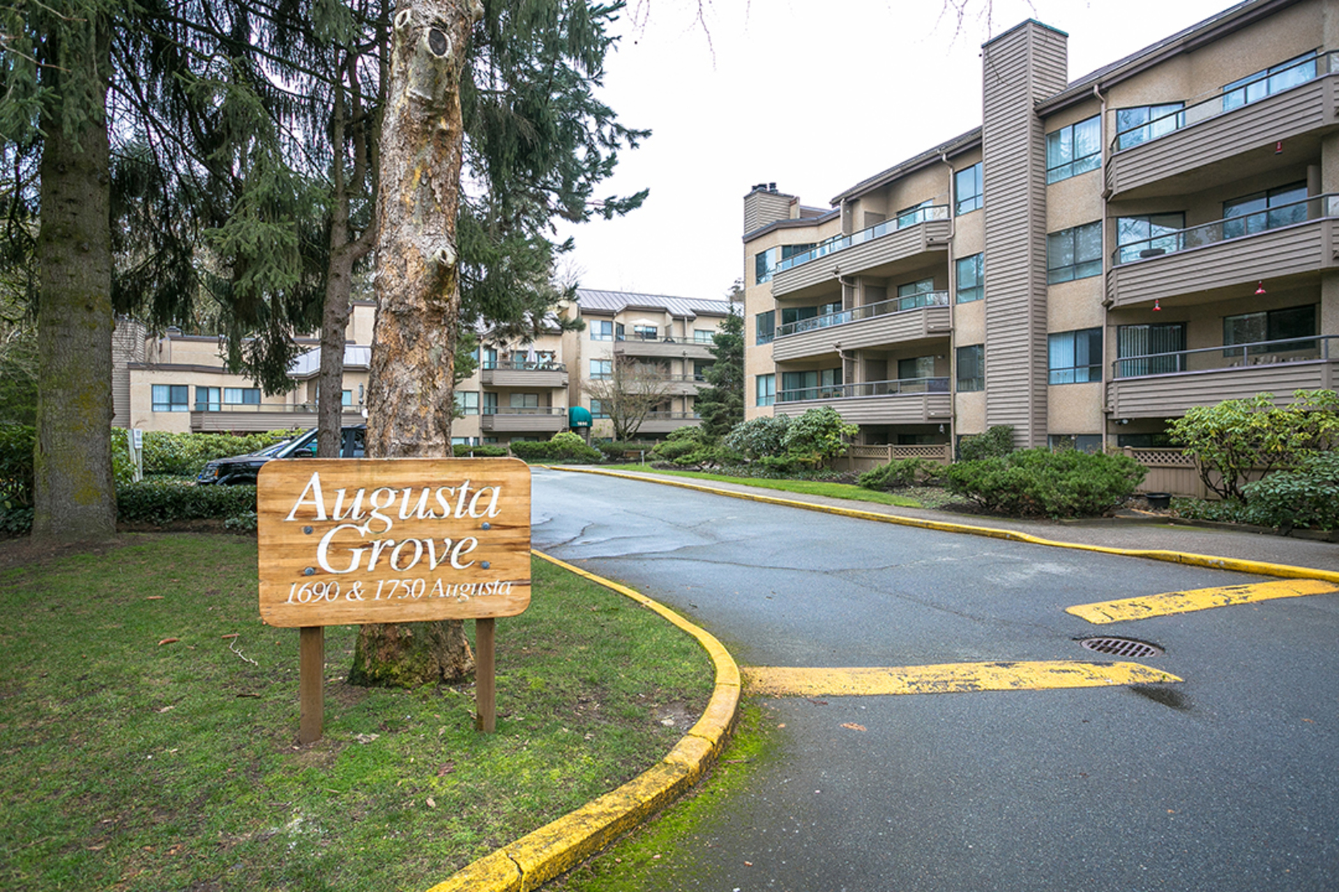 G10 - 1690 Augusta Avenue, Simon Fraser Univer., Burnaby North 