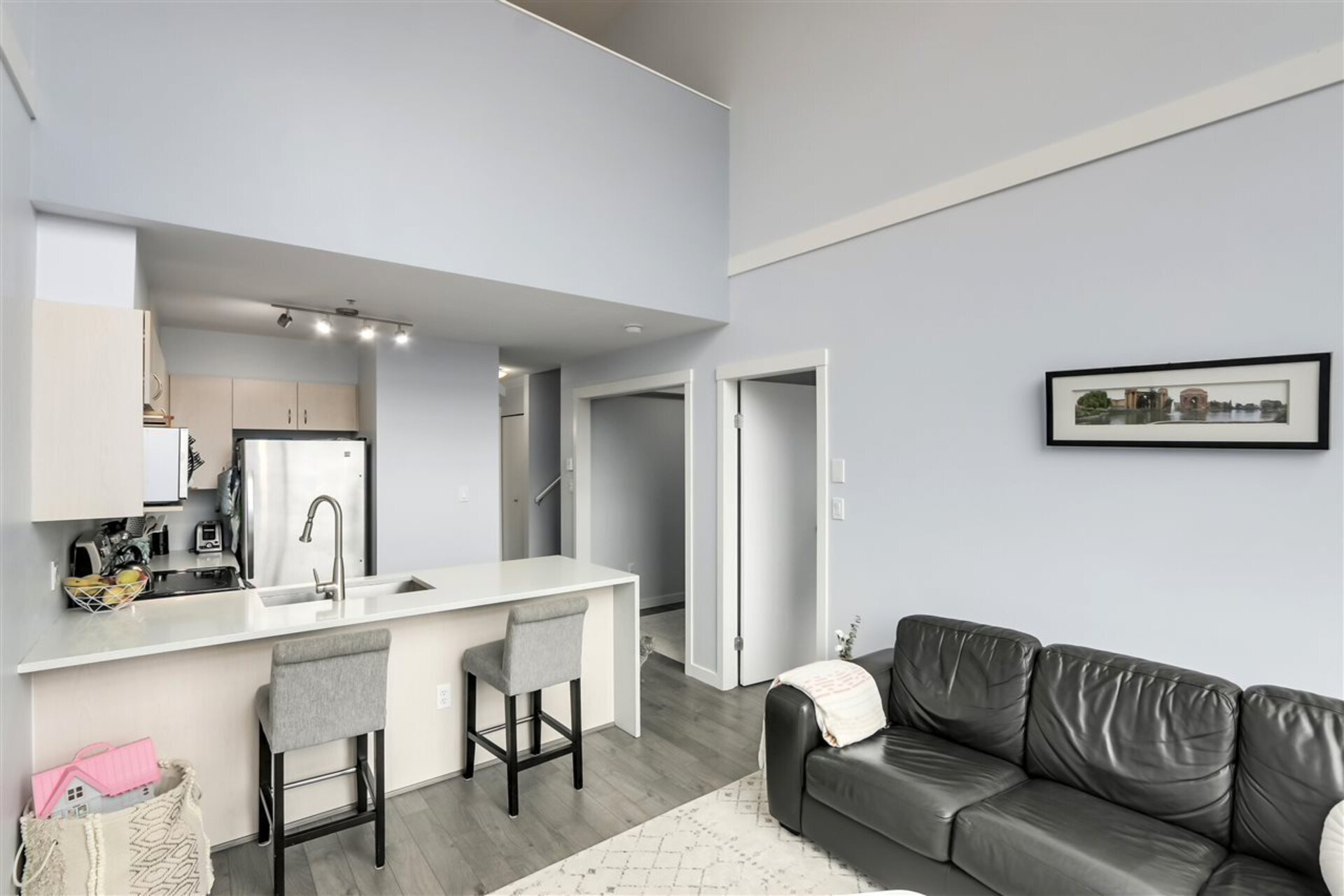 418-e-broadway-mount-pleasant-ve-vancouver-east-04 at 327 - 418 E Broadway, Mount Pleasant VE, Vancouver East