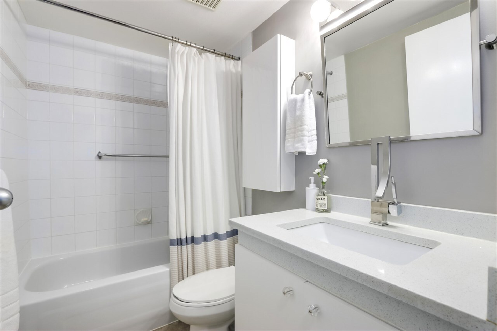 418-e-broadway-mount-pleasant-ve-vancouver-east-08 at 327 - 418 E Broadway, Mount Pleasant VE, Vancouver East