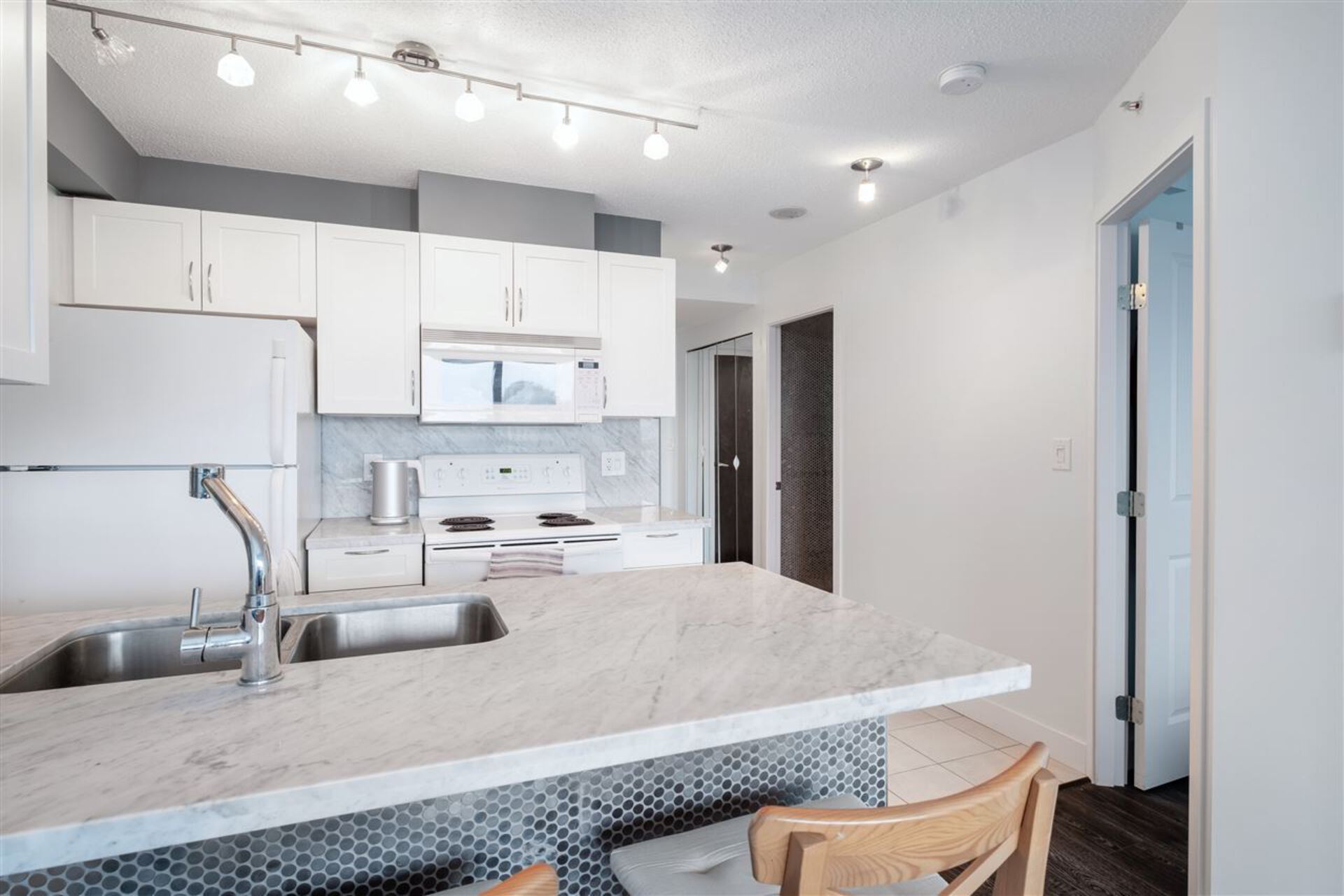 938-smithe-street-downtown-vw-vancouver-west-05 at 2220 - 938 Smithe Street, Downtown VW, Vancouver West