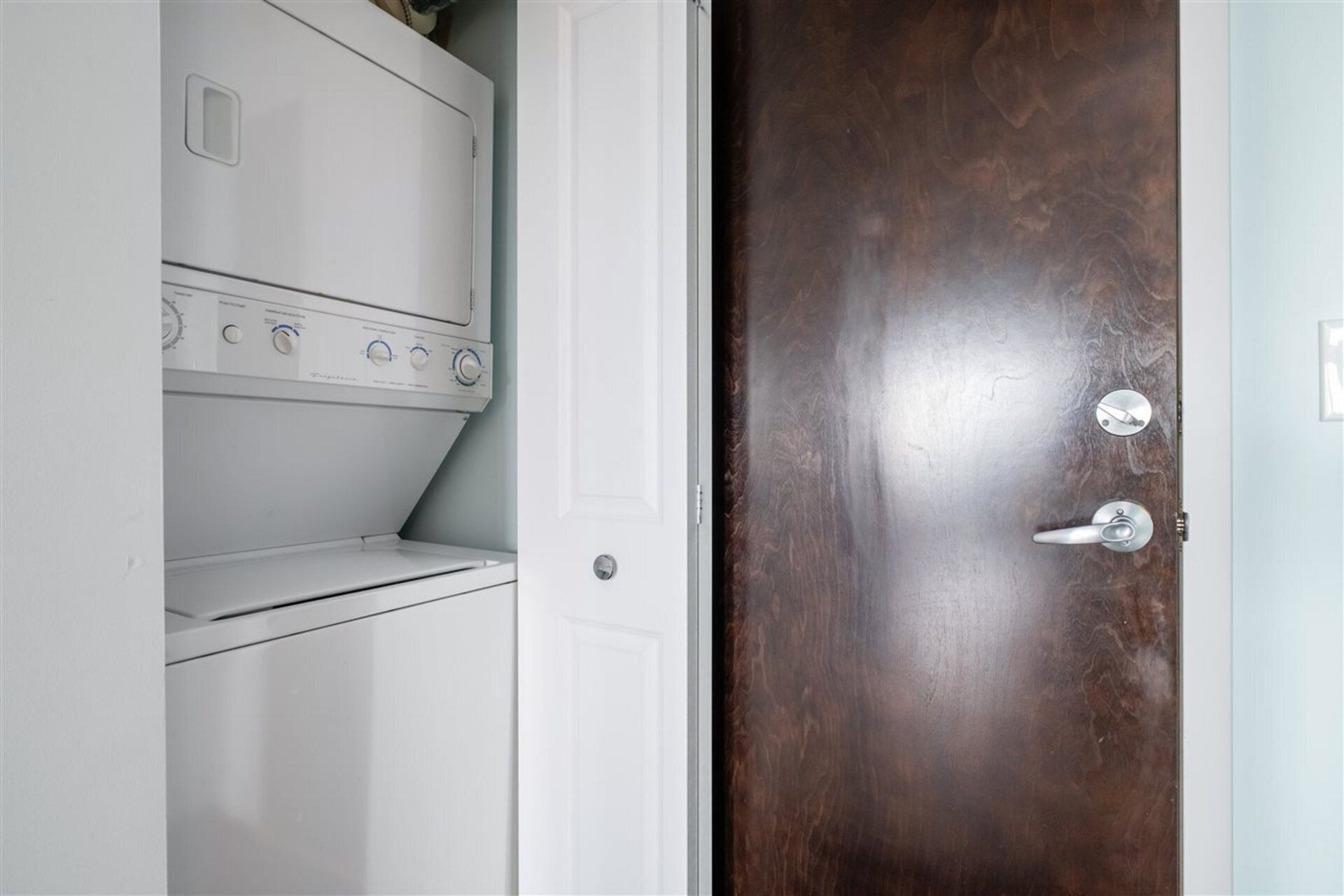 938-smithe-street-downtown-vw-vancouver-west-22 at 2220 - 938 Smithe Street, Downtown VW, Vancouver West