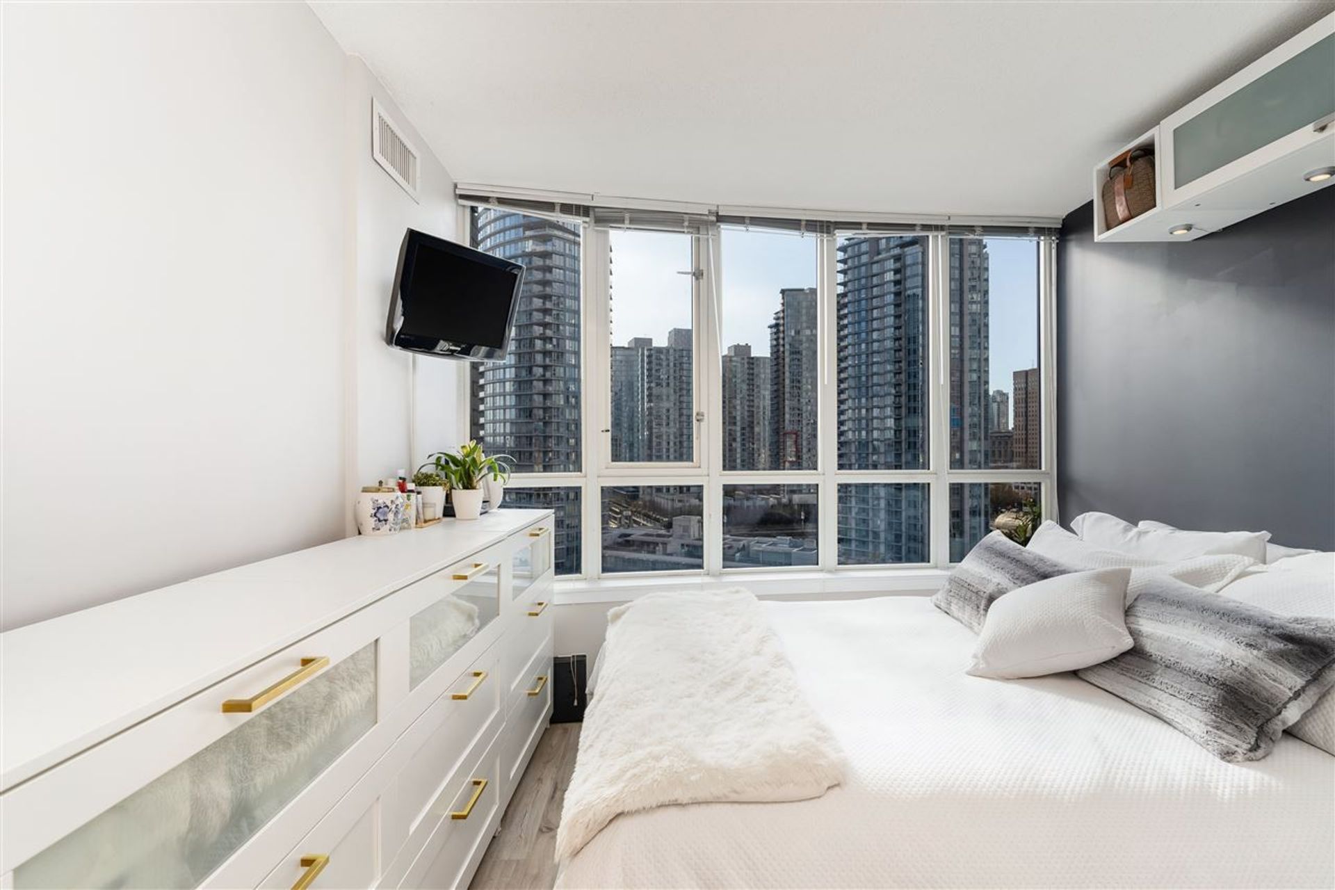 63-keefer-place-downtown-vw-vancouver-west-17 at 1710 - 63 Keefer Place, Downtown VW, Vancouver West