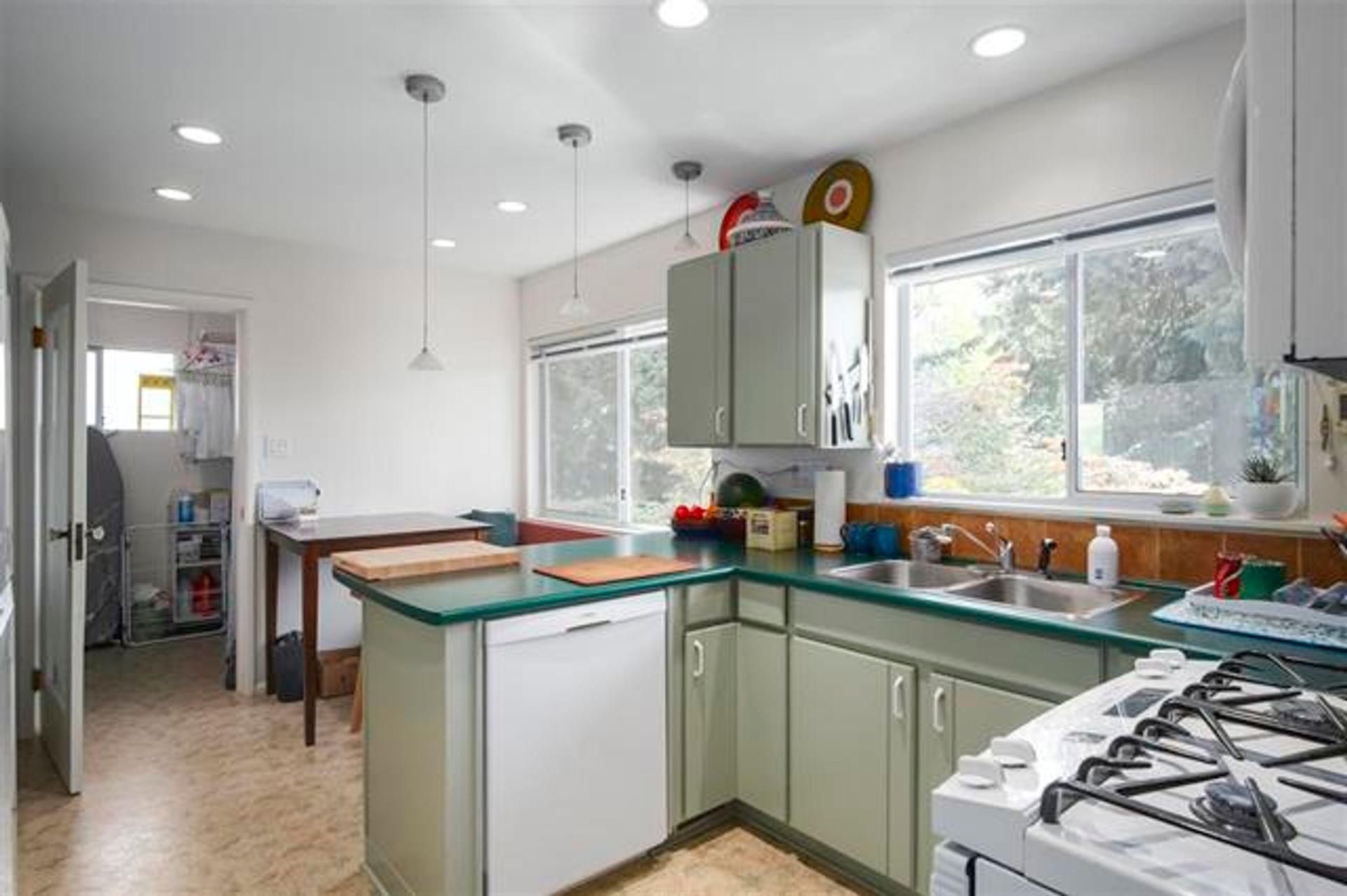 262591431-7 at 983 Wellington Drive, Lynn Valley, North Vancouver