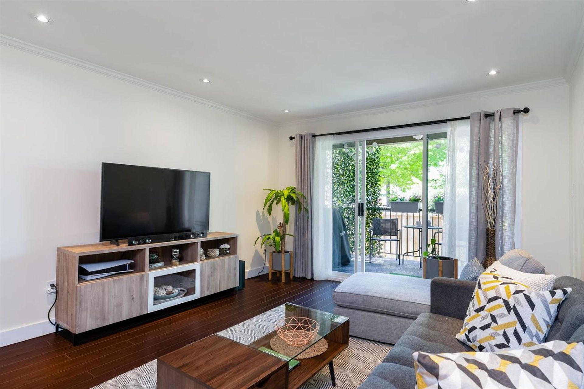 808-e-8th-avenue-mount-pleasant-ve-vancouver-east-08 at 213 - 808 E 8th Avenue, Mount Pleasant VE, Vancouver East