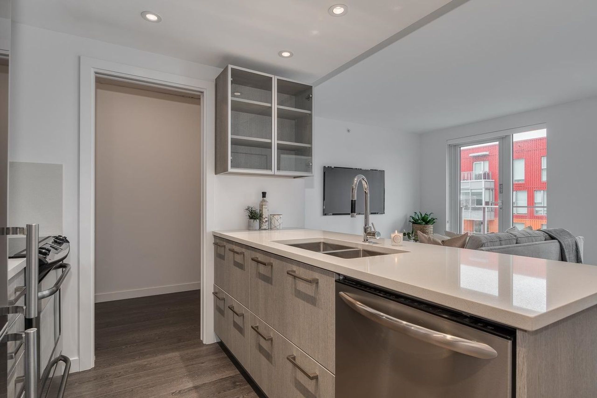 933-e-hastings-street-strathcona-vancouver-east-03 at 1005 - 933 E Hastings Street, Strathcona, Vancouver East