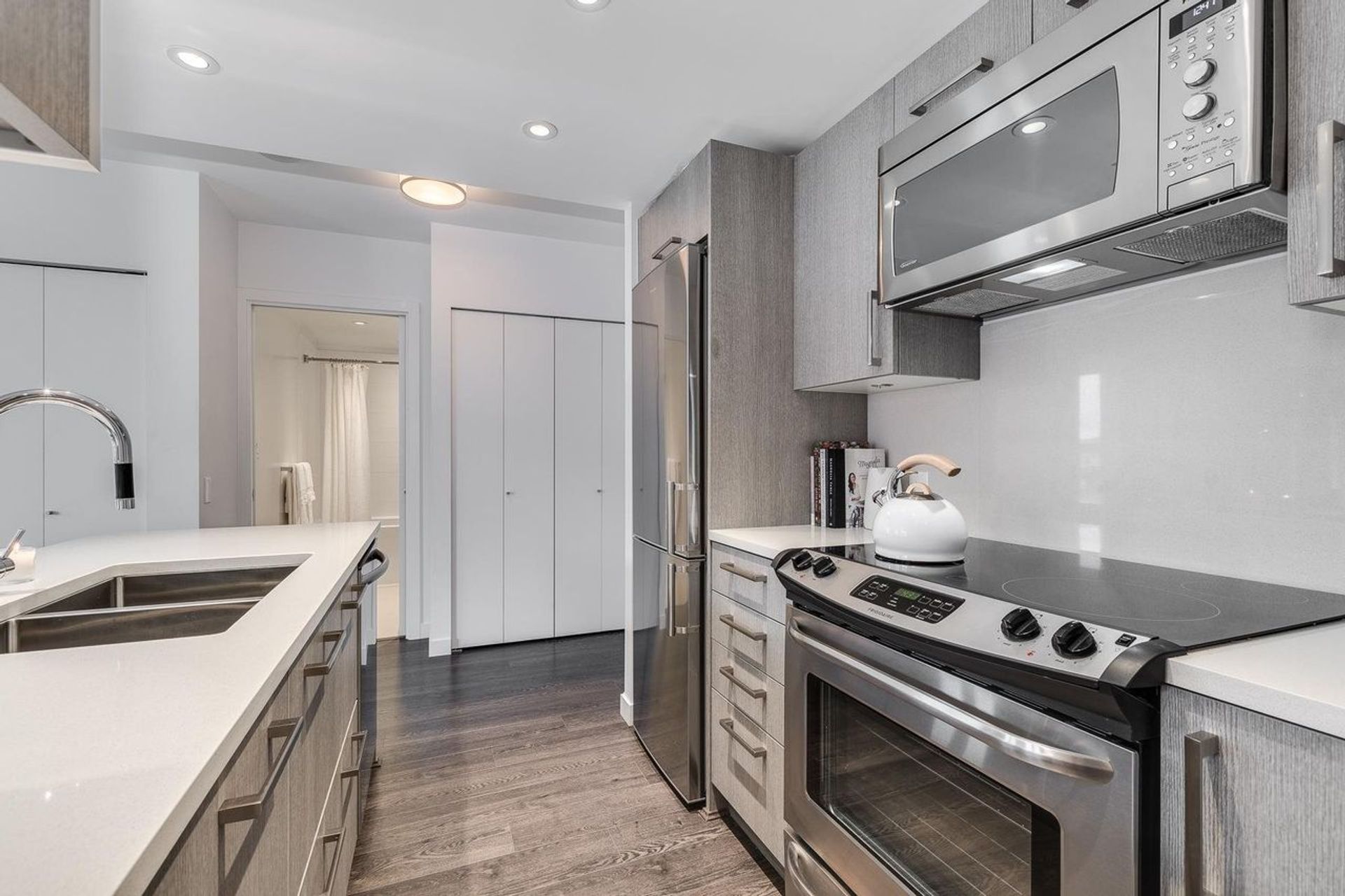 933-e-hastings-street-strathcona-vancouver-east-07 at 1005 - 933 E Hastings Street, Strathcona, Vancouver East