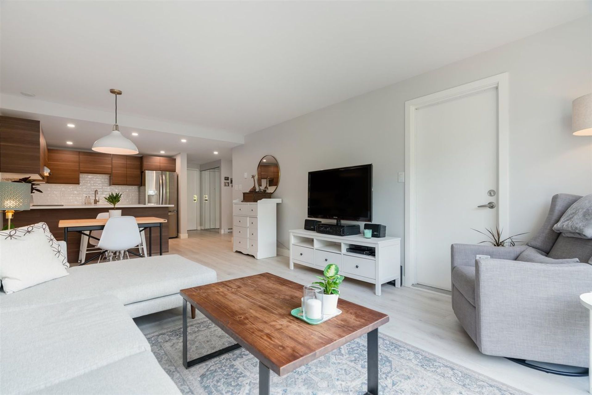 808-e-8th-avenue-mount-pleasant-ve-vancouver-east-06 at 209 - 808 E 8th Avenue, Mount Pleasant VE, Vancouver East