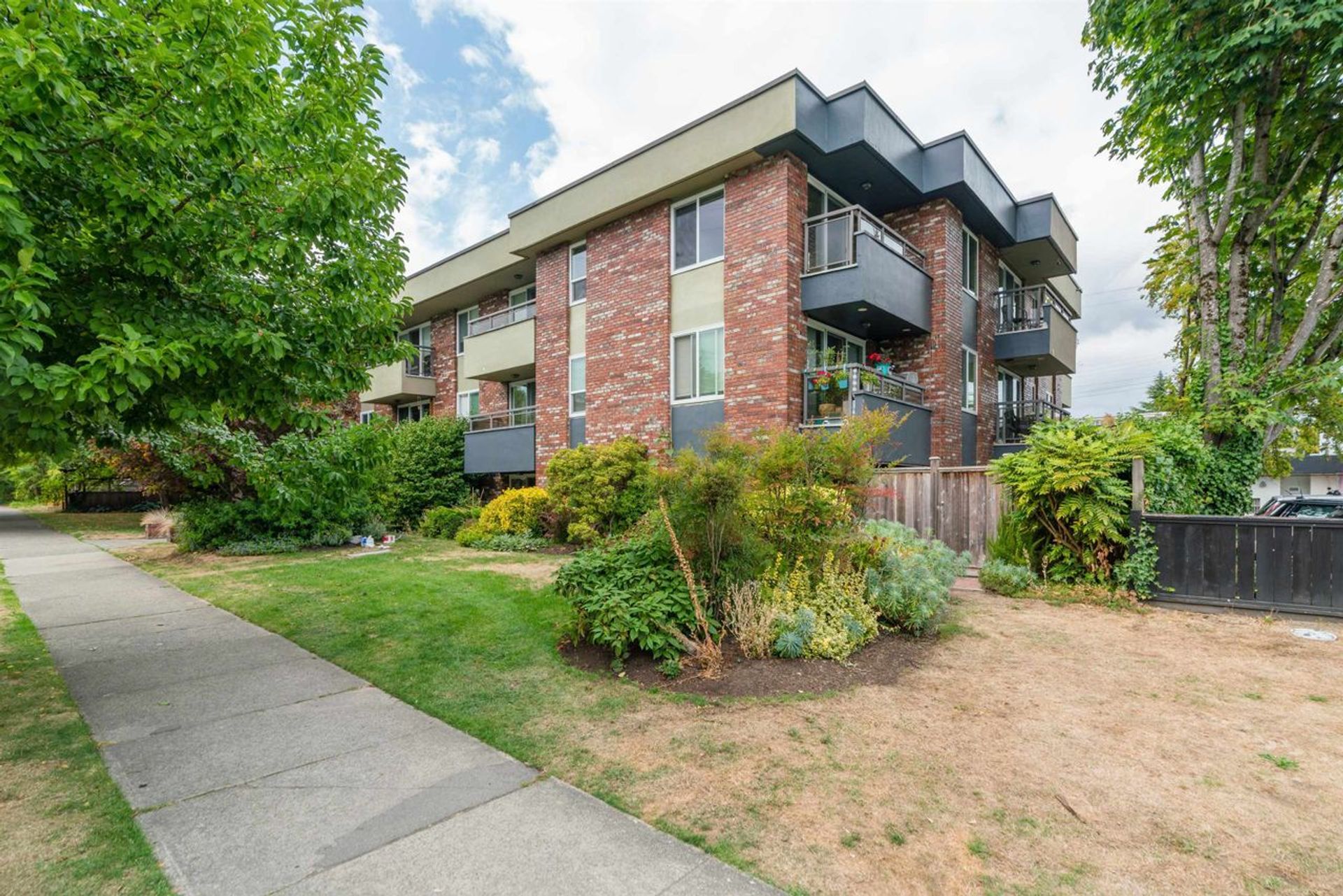 2211-w-5th-avenue-kitsilano-vancouver-west-24 at 107 - 2211 W 5th Avenue, Kitsilano, Vancouver West