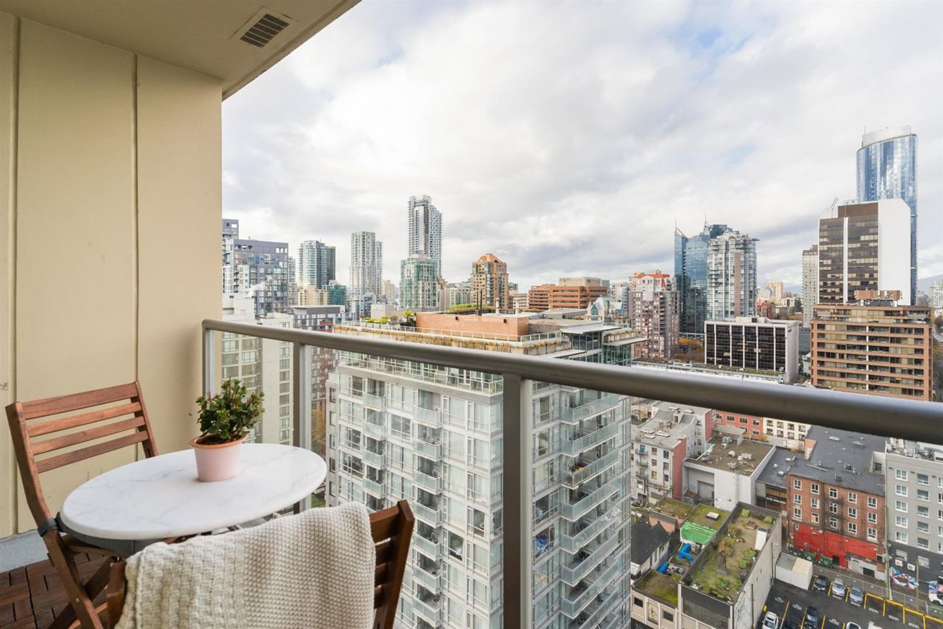 1001-richards-street-downtown-vw-vancouver-west-21 at 2301 - 1001 Richards Street, Downtown VW, Vancouver West