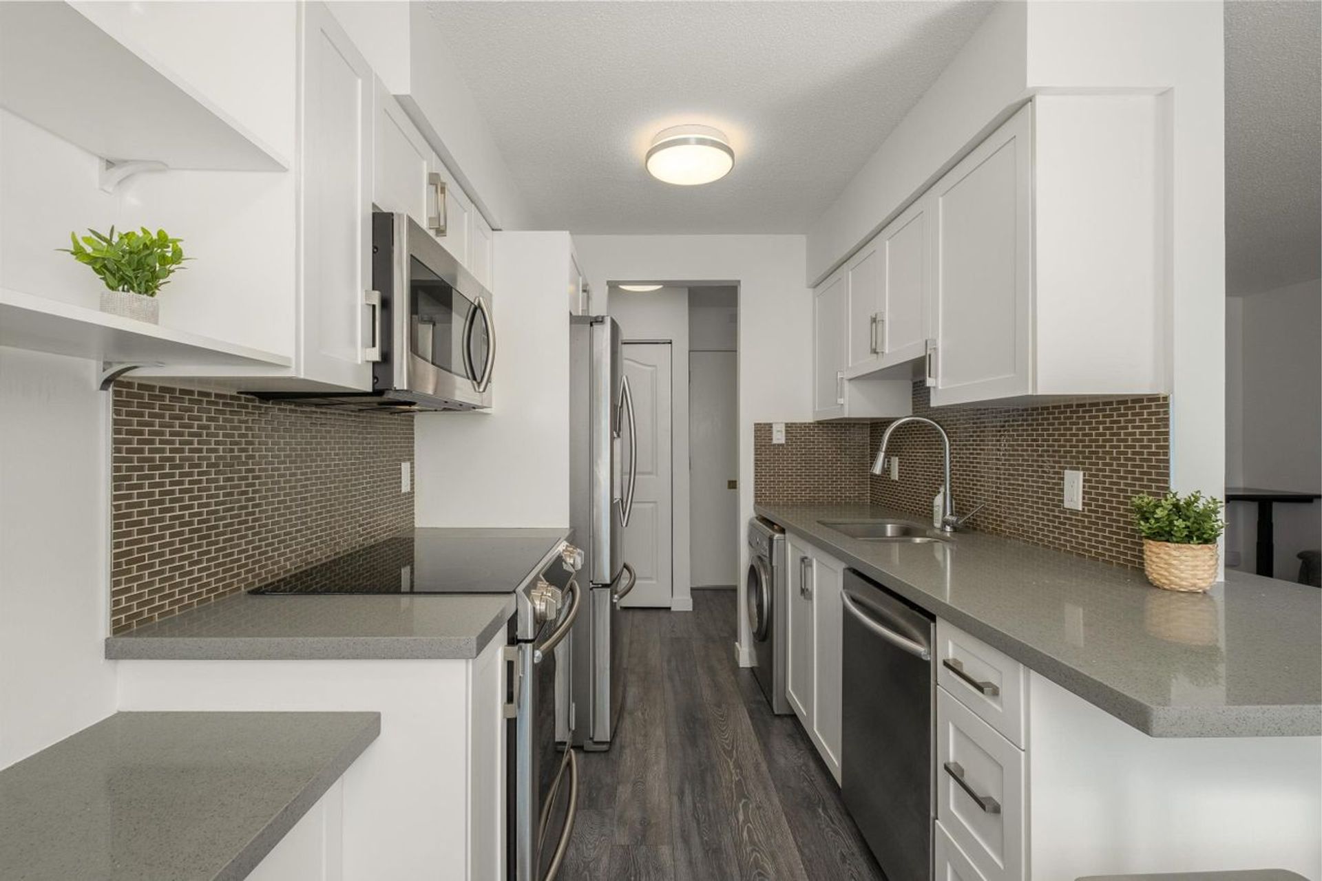 160-e-19th-street-central-lonsdale-north-vancouver-09 at 208 - 160 E 19th Street, Central Lonsdale, North Vancouver